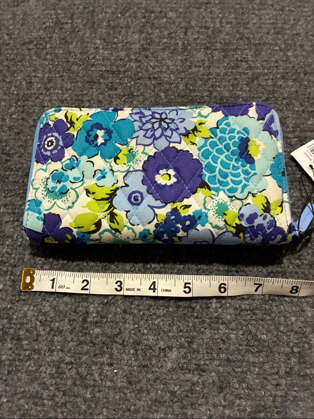 👜 NWT Vera Bradley BLUEBERRY BLOOMS Quilted Floral Zip Wallet